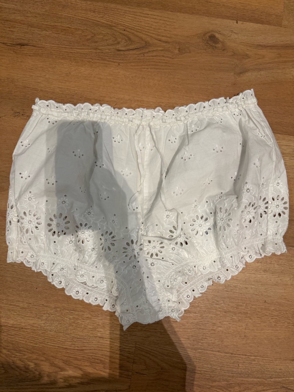 Doen White Eyelet High-Waist Bloomer Shorts